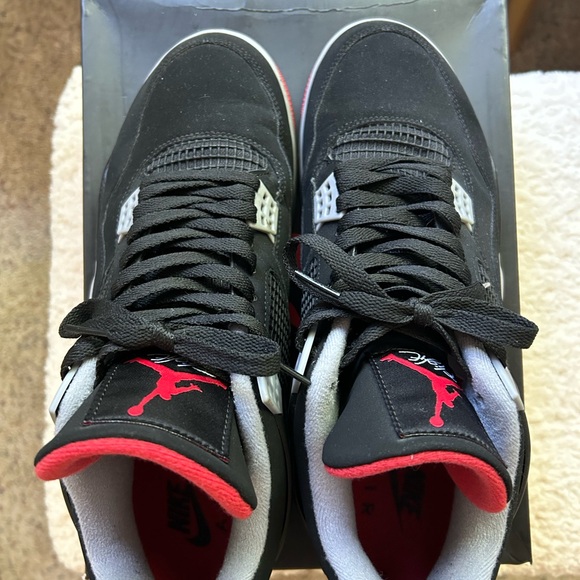 Jordan 4 Retro Bred (2019) - Picture 7 of 9